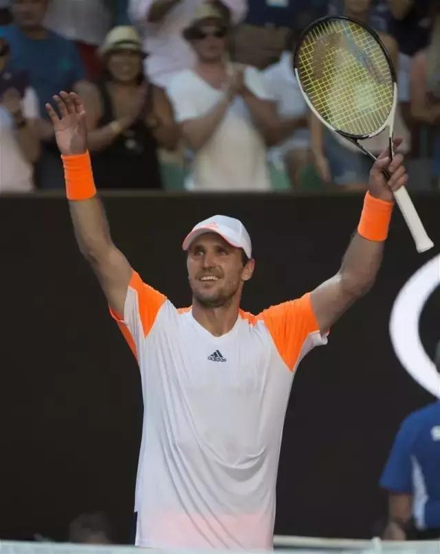 亞中鋒不僅 亞中鋒不僅