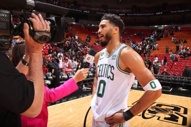 名字公之于 名字公之于